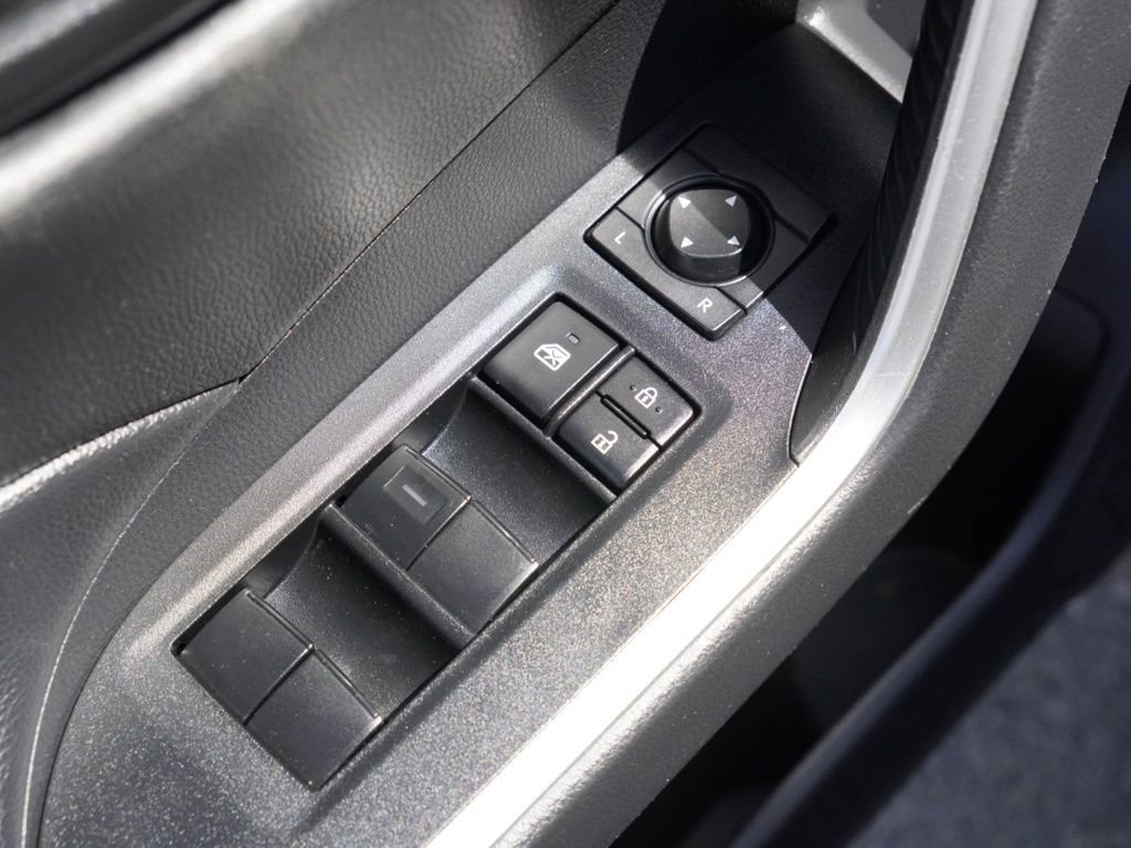 Used 2023 Toyota RAV4 LE AWD/4WD image 12