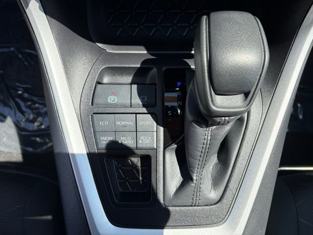 Used 2025 Toyota RAV4 XLE image 17