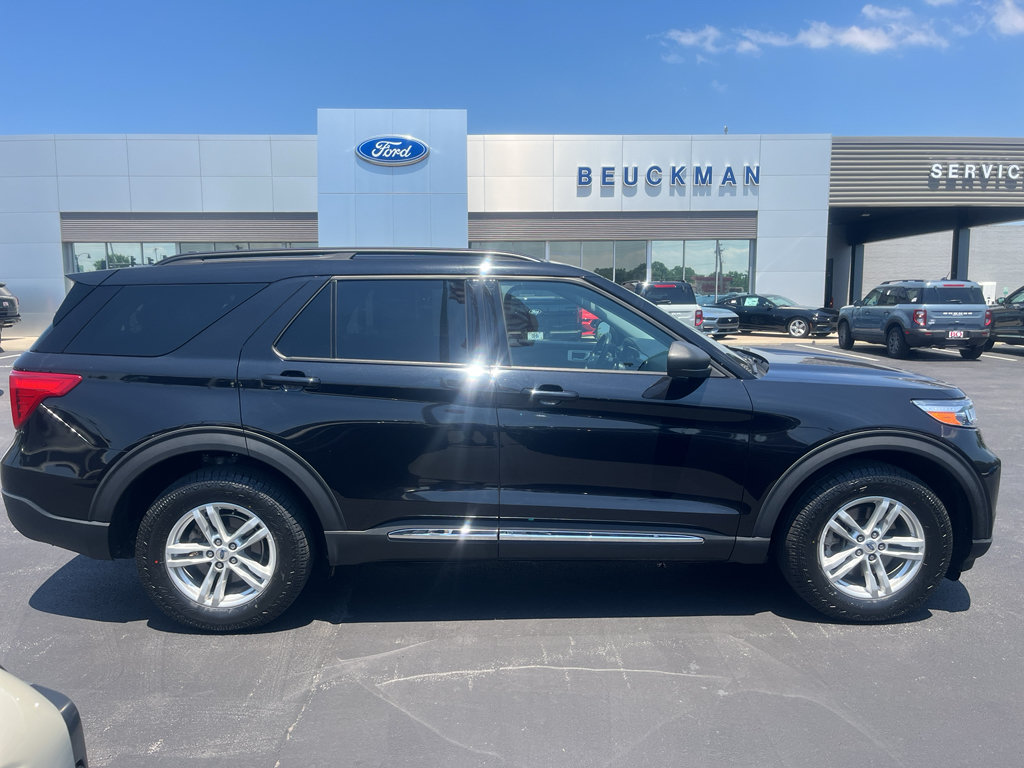 Certified 2021 Ford Explorer XLT w/ Equipment Group 202A AWD/4WD image 7