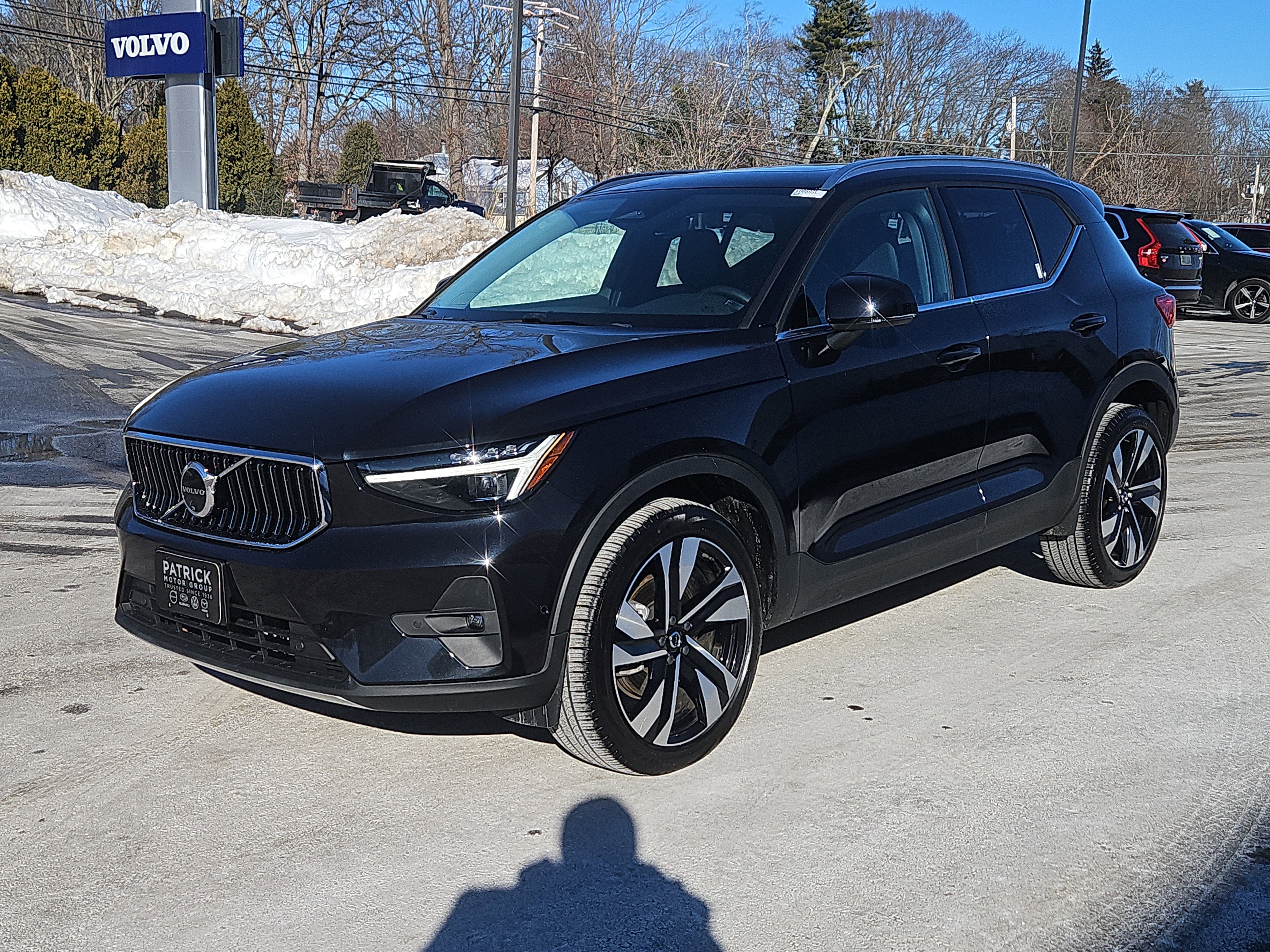 Used 2025 Volvo XC40 B5 Plus w/ Protection Package Premier image 27