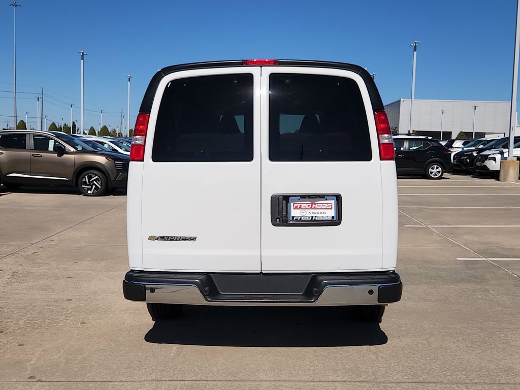 Used 2025 Chevrolet Express 3500 LT w/ LT Preferred Equipment Group image 6