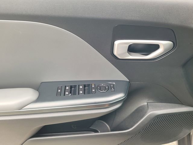 Used 2025 Kia K4 LXS image 23