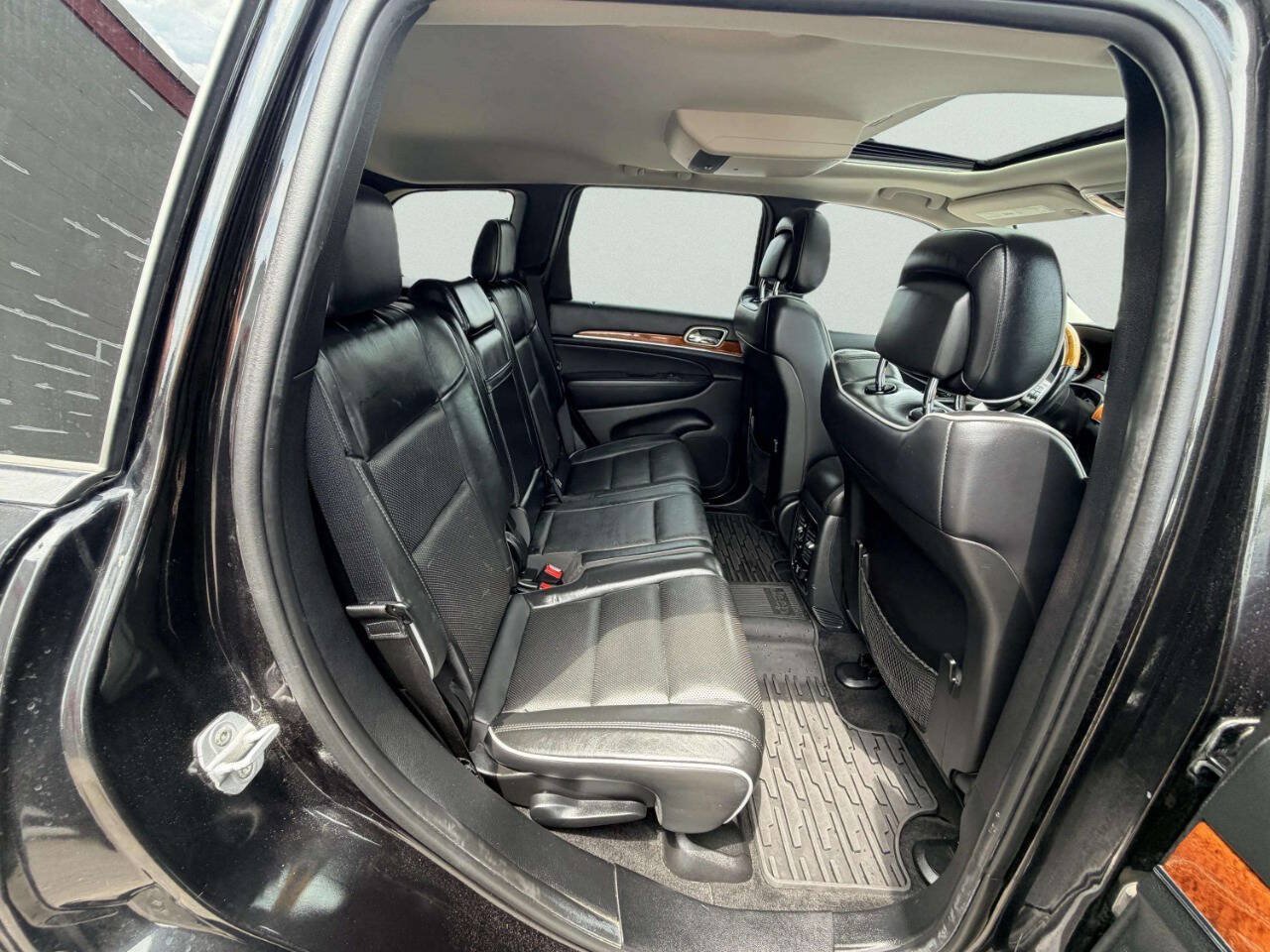 Used 2012 Jeep Grand Cherokee Overland AWD/4WD image 24