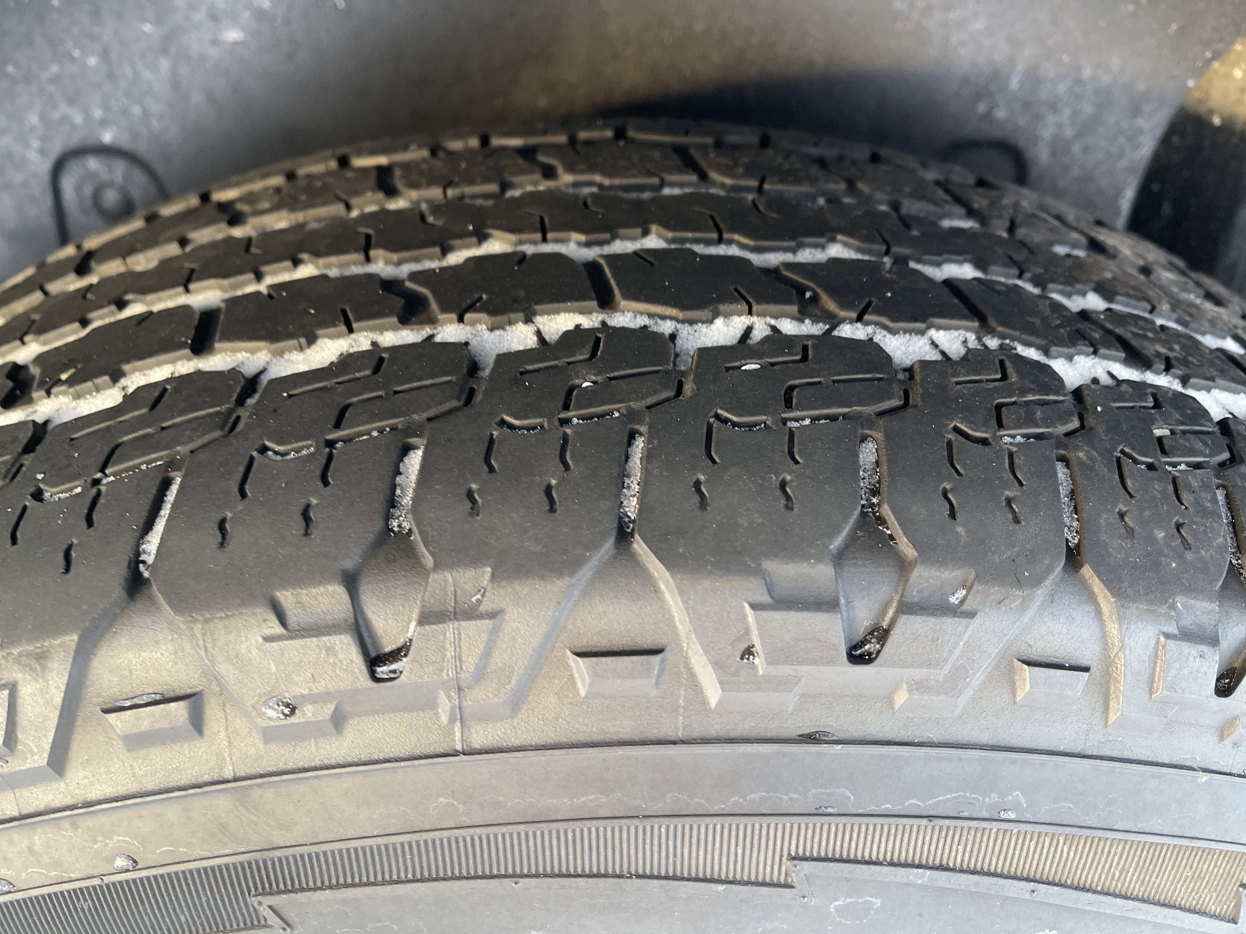 Used 2011 GMC Yukon SLT image 25