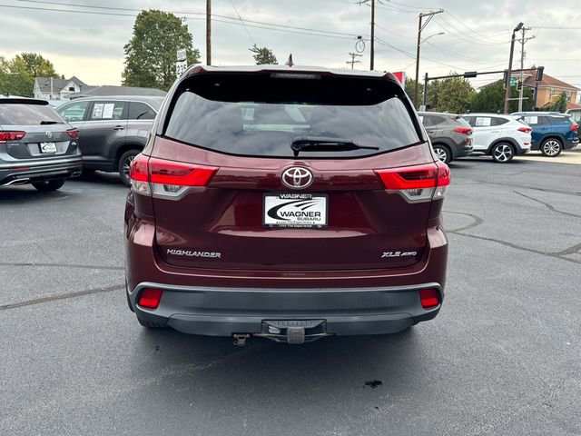 Used 2019 Toyota Highlander XLE AWD/4WD image 7