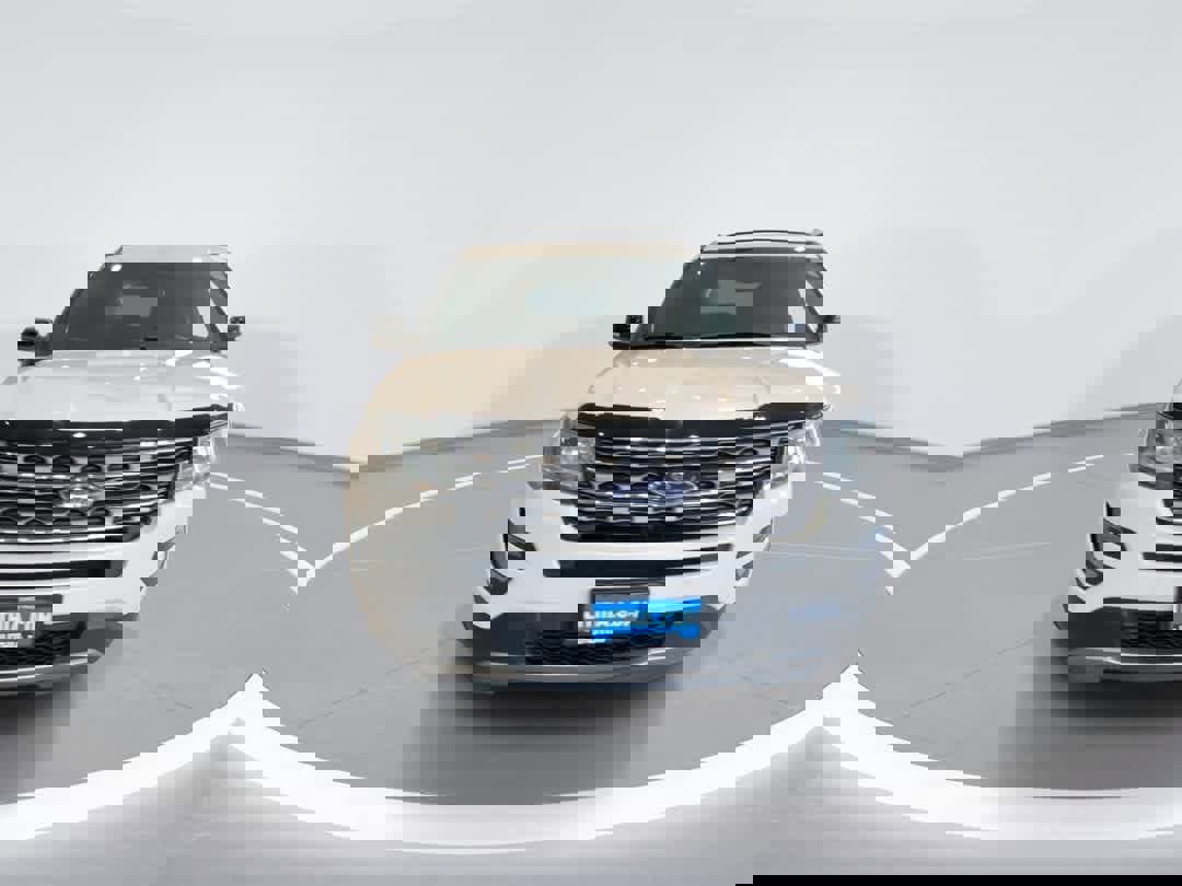 Used 2016 Ford Explorer XLT w/ Equipment Group 202A image 3