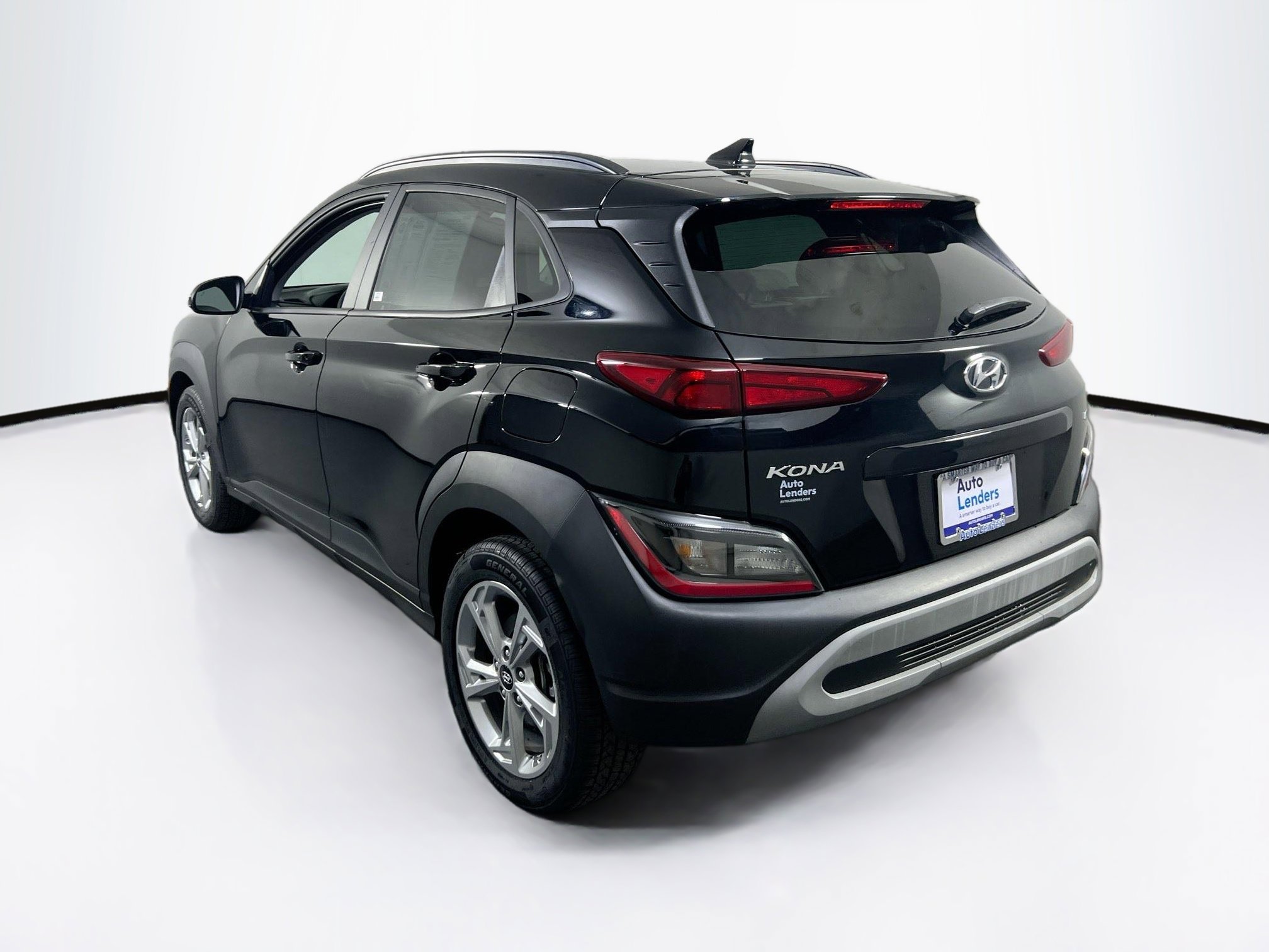Used 2023 Hyundai Kona SEL w/ Cargo Package image 7