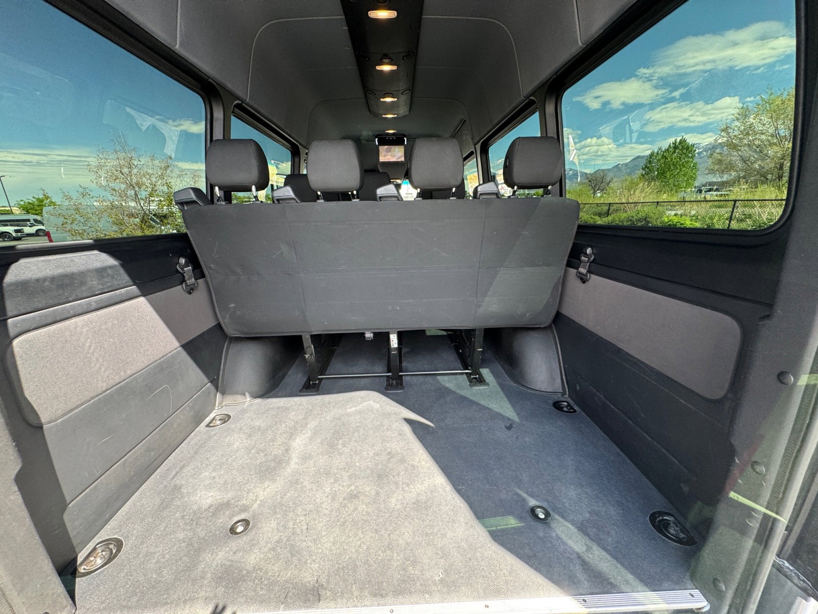 Used 2019 Mercedes-Benz Sprinter 2500 image 34