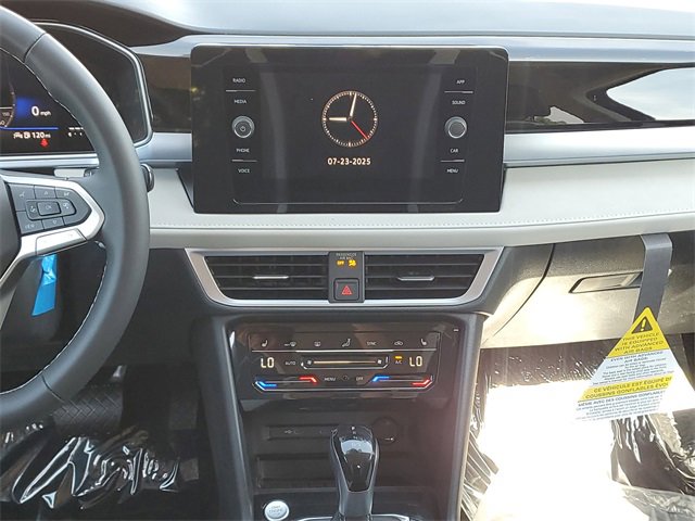 New 2025 Volkswagen Taos SE image 15