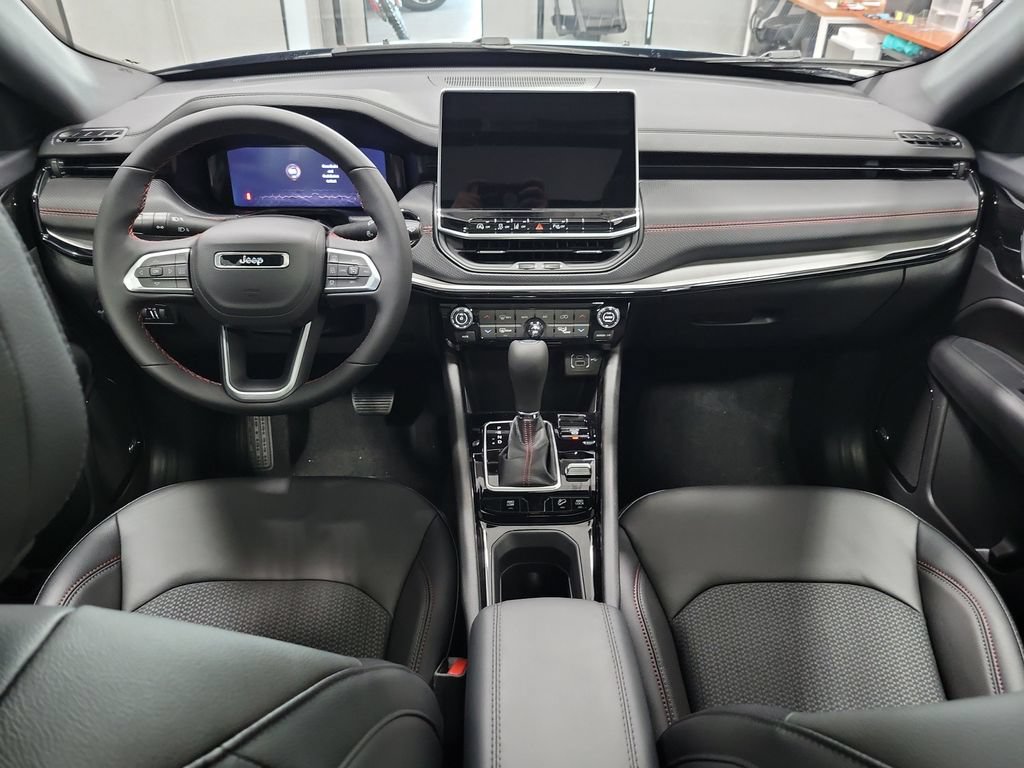 New 2026 Jeep Compass Trailhawk w/ Sun, Sound & Navigation Group AWD/4WD image 17