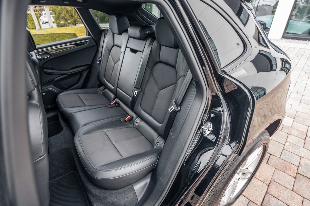 Used 2022 Porsche Macan image 35