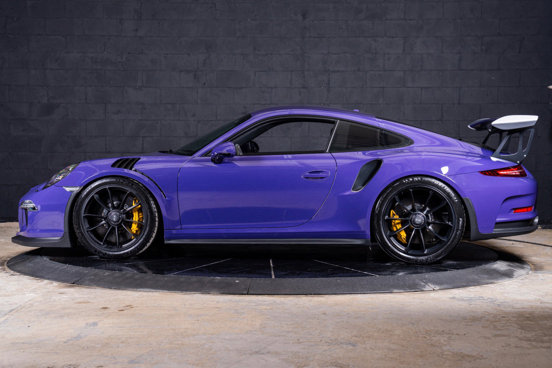 Used 2016 Porsche 911 GT3 RS RWD image 11
