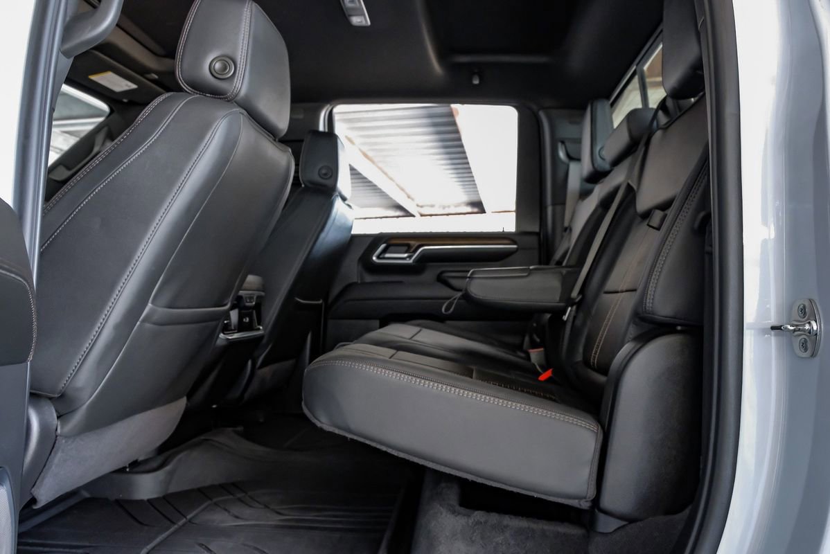 Used 2025 Chevrolet Silverado 3500 High Country w/ High Country Premium Package image 38