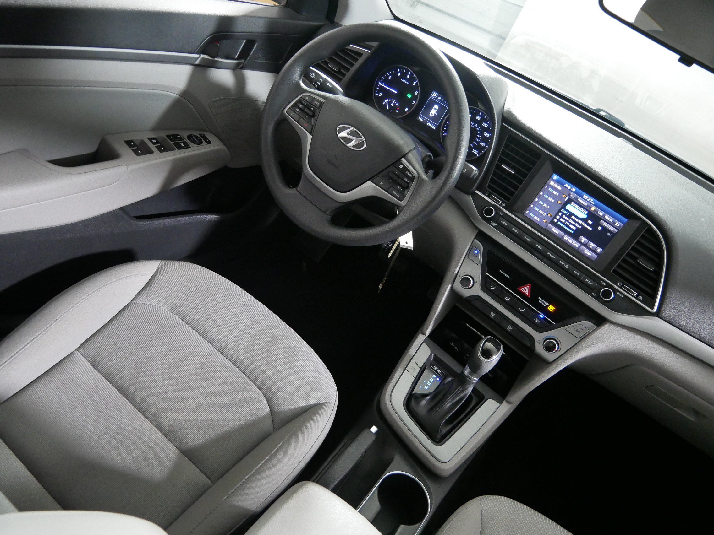 Used 2018 Hyundai Elantra SEL w/ Cargo Package FWD image 9