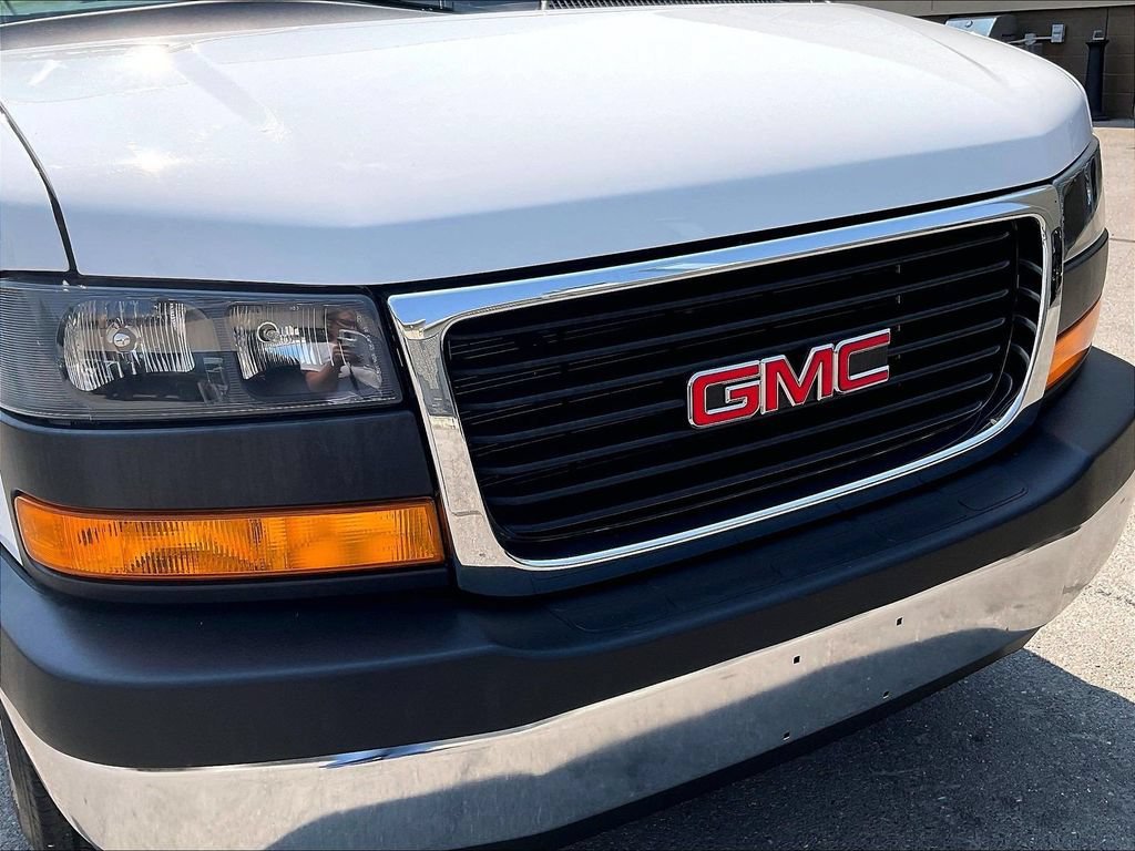 Used 2025 GMC Savana 2500 w/ Driver Convenience Package RWD image 28