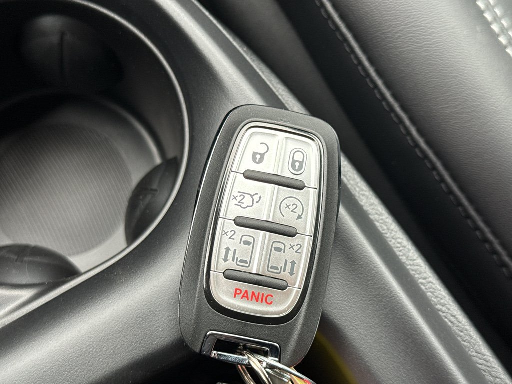 New 2026 Chrysler Pacifica Select w/ S Appearance Package FWD image 39
