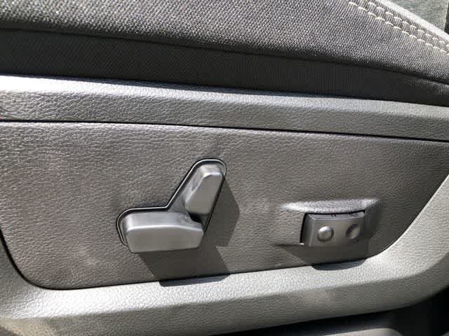 New 2026 RAM 3500 Big Horn AWD/4WD image 38
