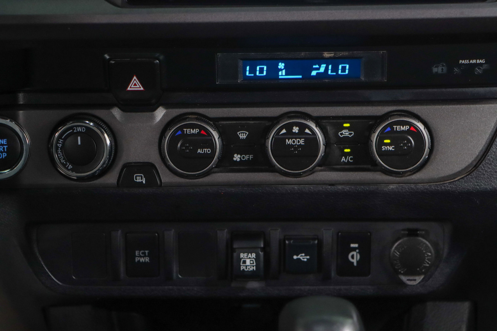 Used 2023 Toyota Tacoma TRD Off-Road image 21