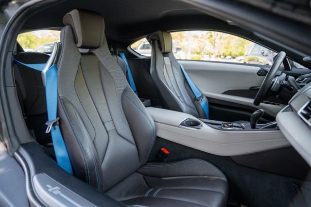 Used 2020 BMW i8 Coupe AWD/4WD image 51
