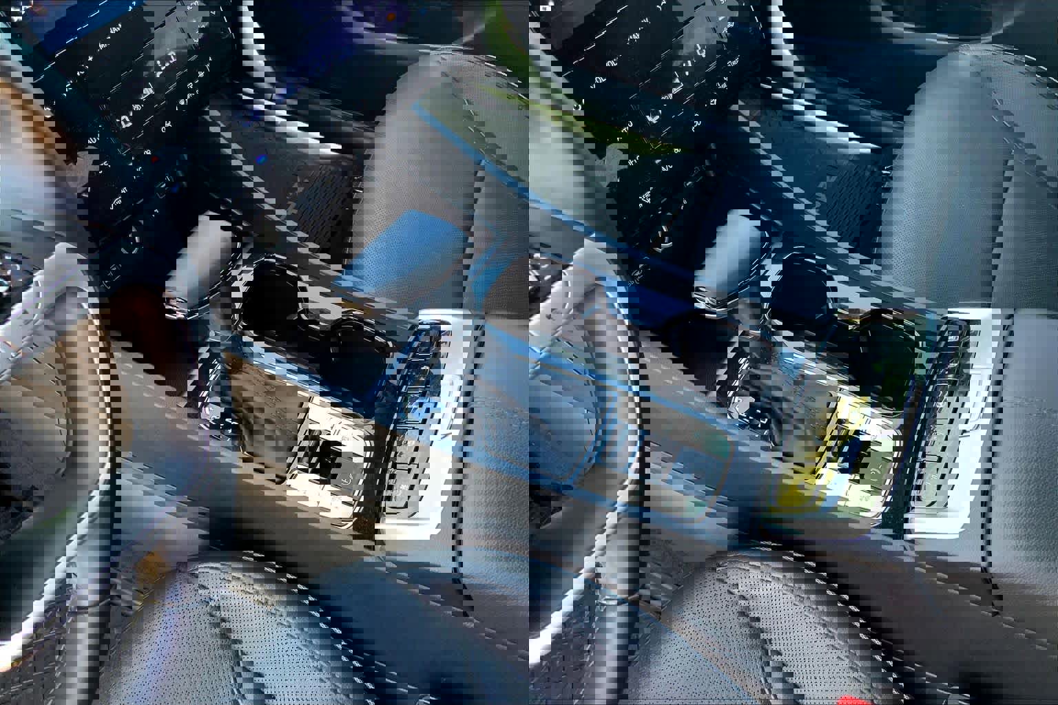 Used 2022 Hyundai Santa Cruz Limited image 17