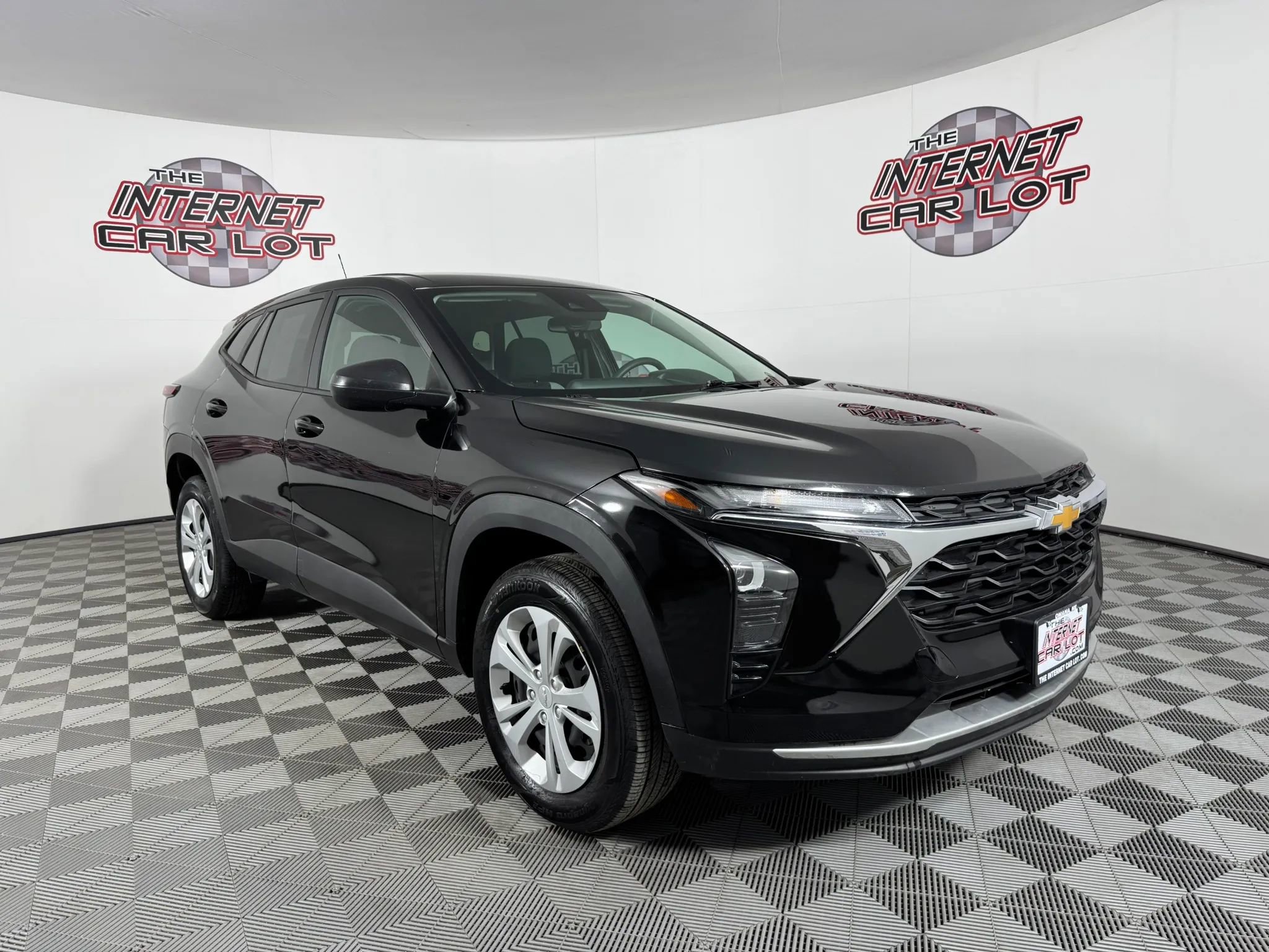 Used 2024 Chevrolet Trax LS w/ Driver Confidence Package image 9