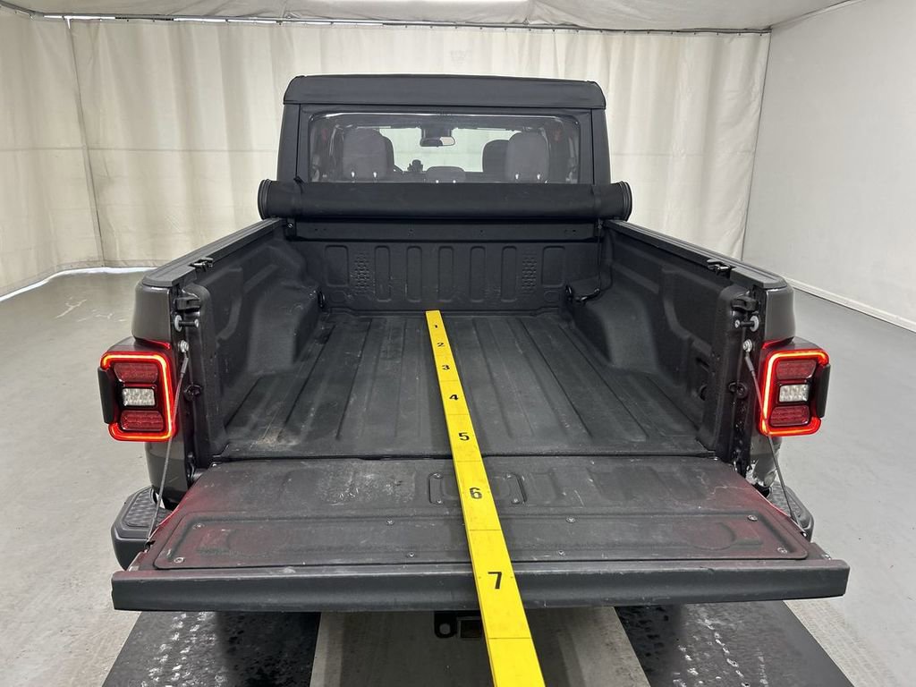 Certified 2024 Jeep Gladiator Mojave w/ Convenience Group image 18