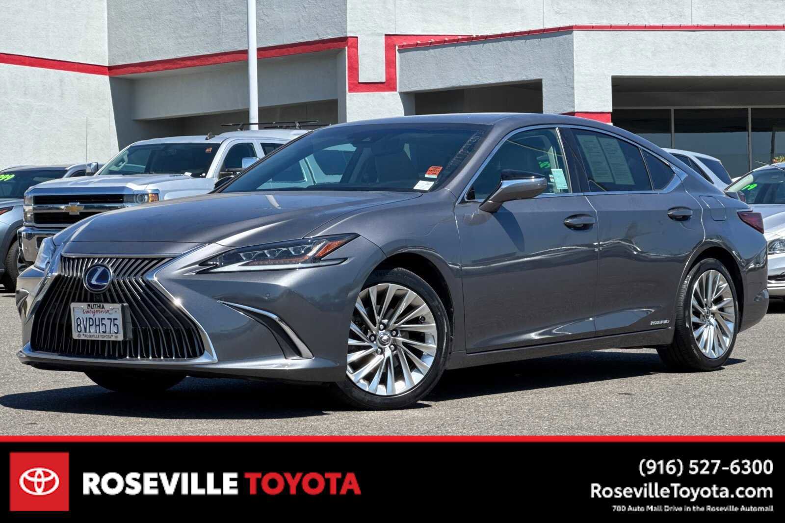 Used 2021 Lexus ES 300h w/ Accessory Package 2