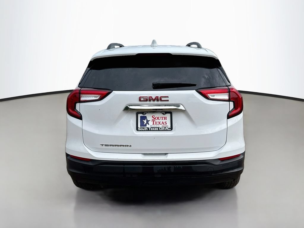 Used 2024 GMC Terrain SLE w/ Driver Convenience Package FWD image 6