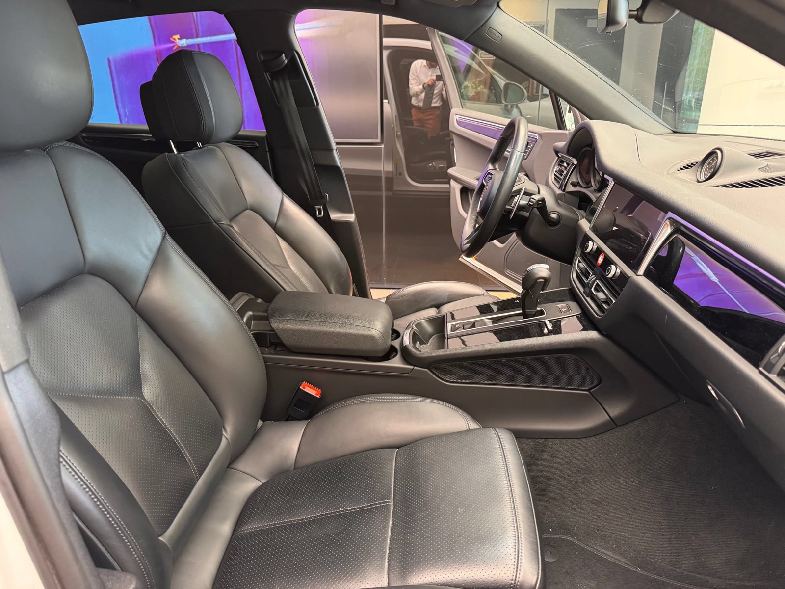 Certified 2023 Porsche Macan S AWD/4WD image 8
