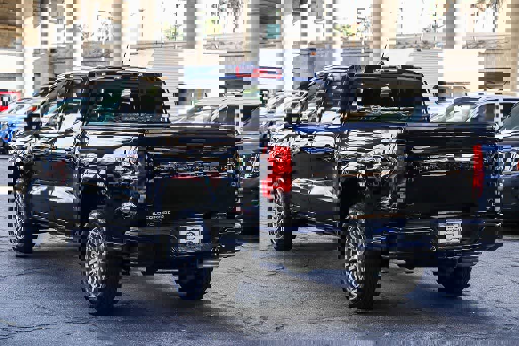 Used 2024 Chevrolet Colorado LT w/ LT Convenience Package image 6