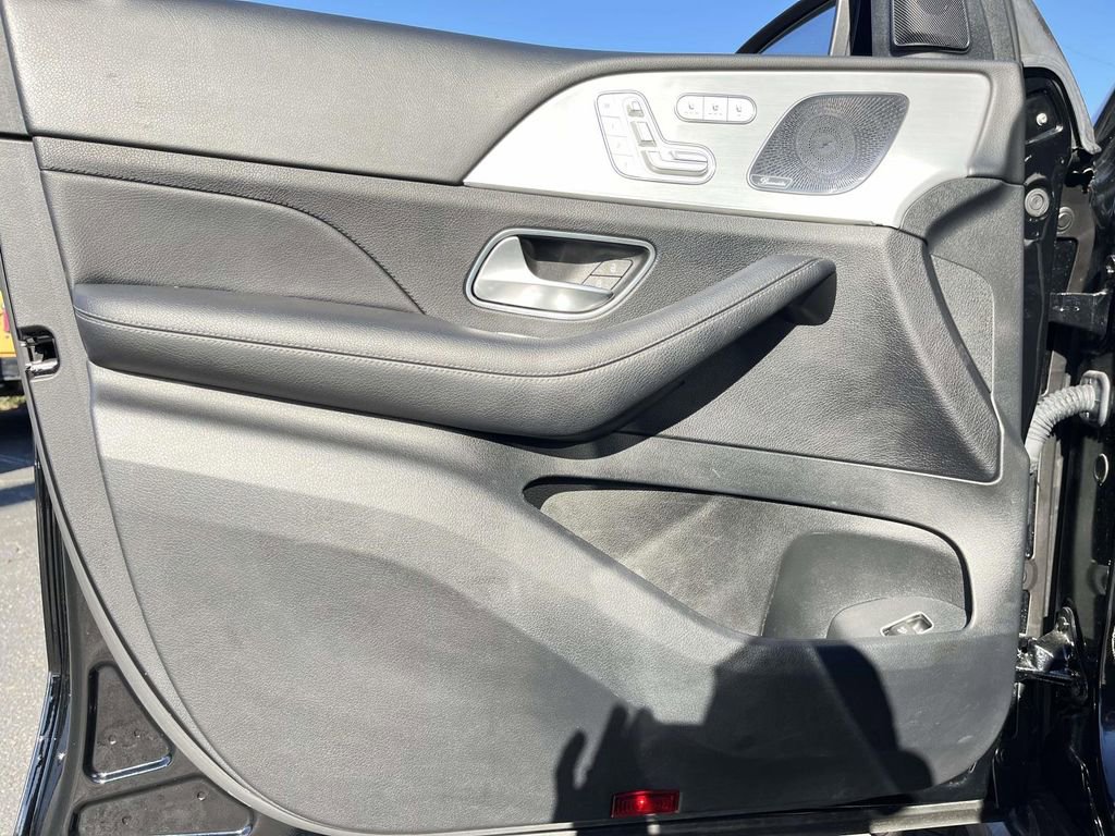 Used 2022 Mercedes-Benz GLE 350 w/ 3rd Row Seat Package image 12