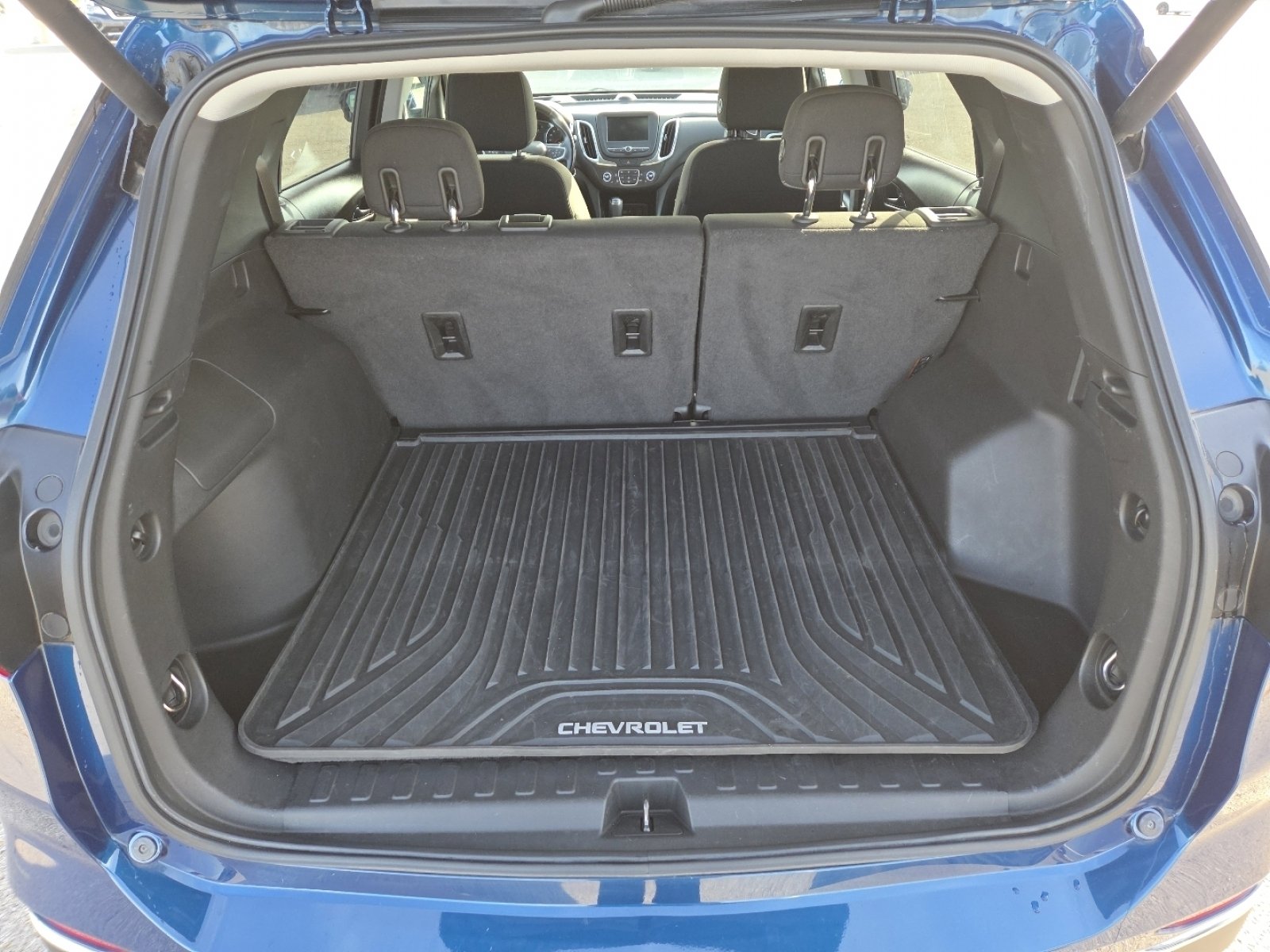 Used 2020 Chevrolet Equinox LT w/ Driver Convenience Package image 18