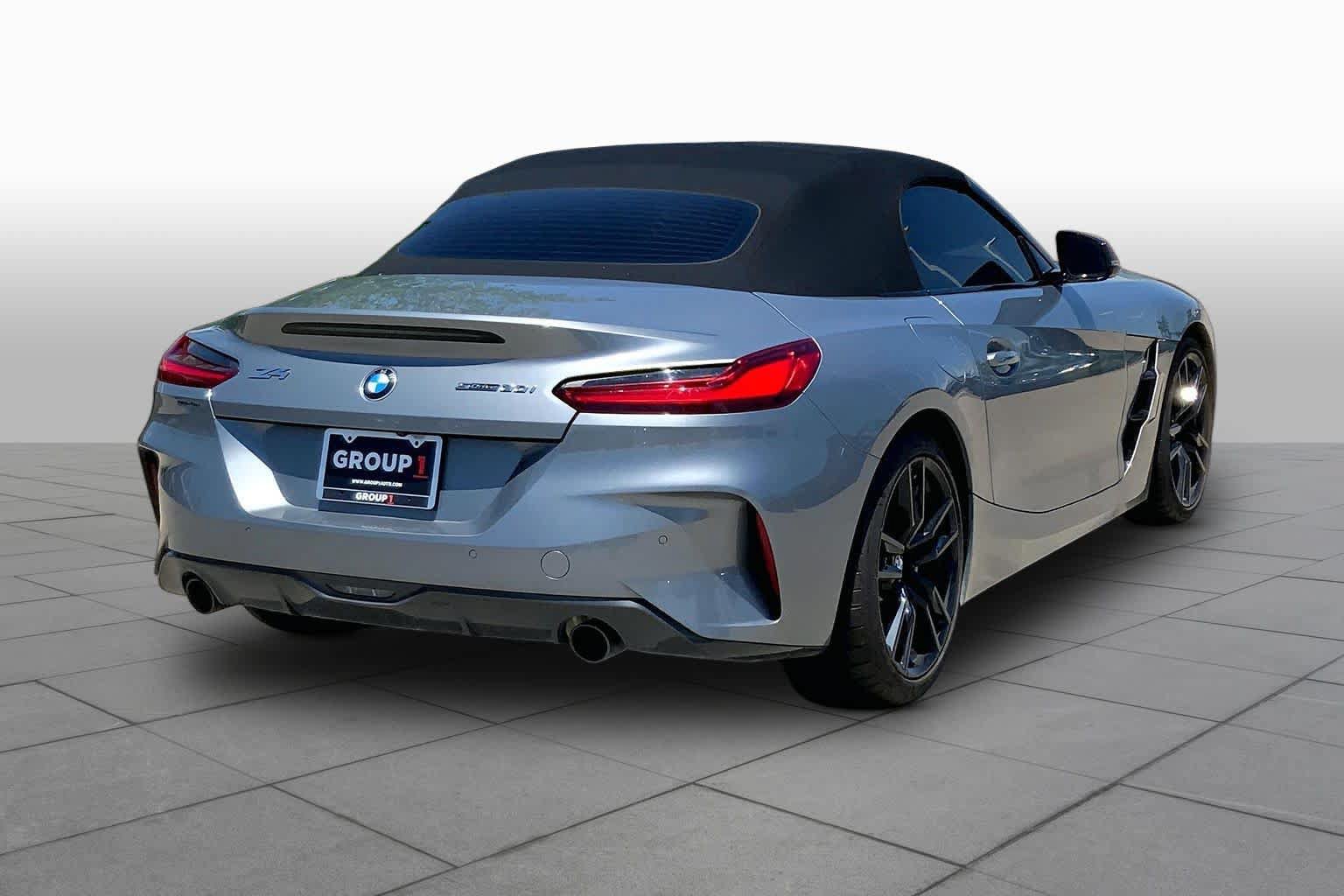 Certified 2025 BMW Z4 sDrive30i w/ Shadowloine Package RWD image 10