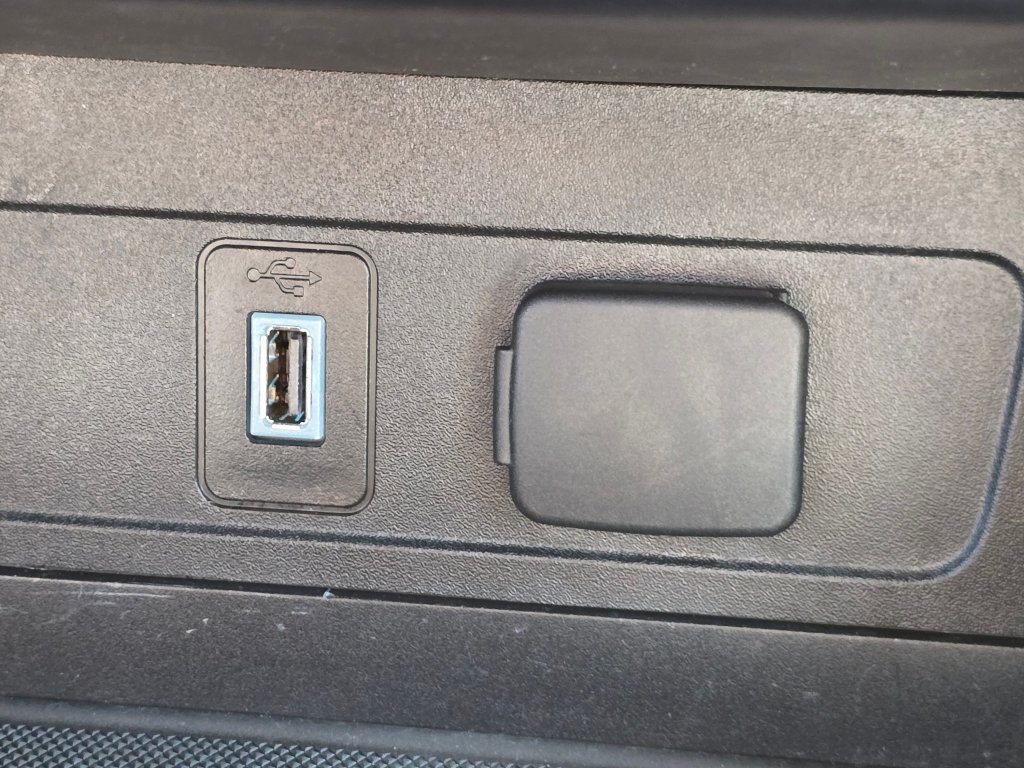 Used 2018 Ford Escape SE FWD image 13