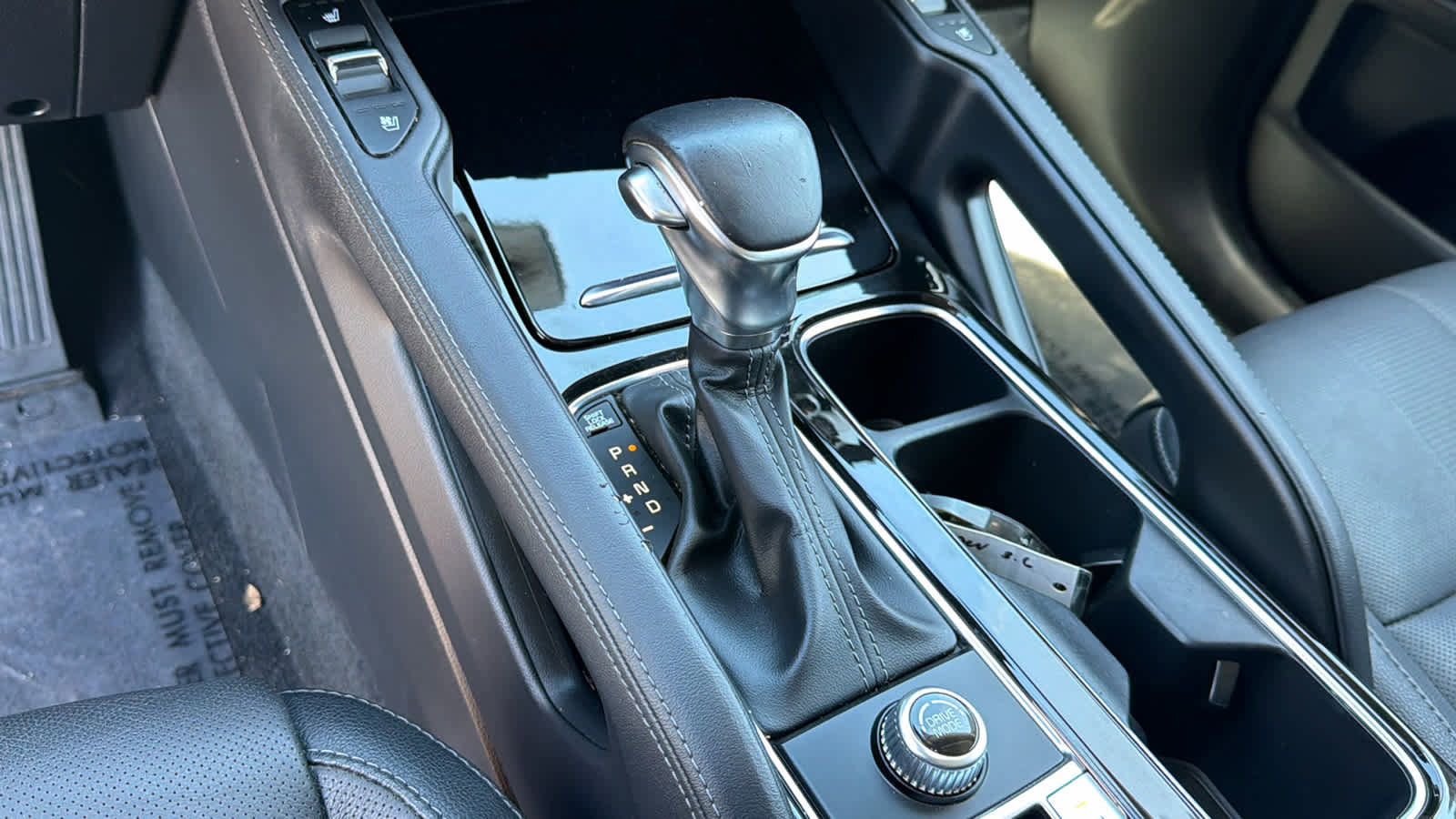 Used 2023 Kia Telluride EX w/ EX Captain's Chair Package image 12