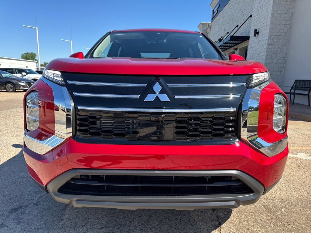 New 2026 Mitsubishi Outlander ES AWD/4WD image 2