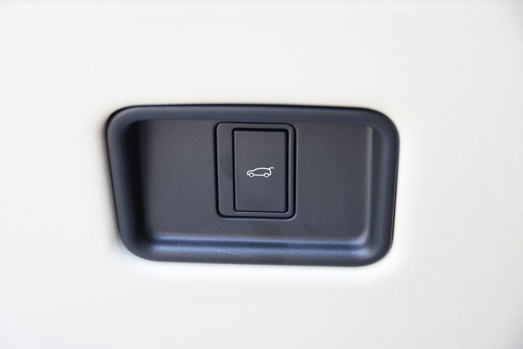 New 2026 Land Rover Range Rover SE AWD/4WD image 13