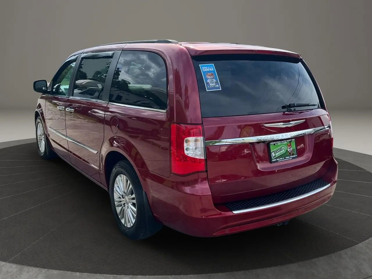 Used 2015 Chrysler Town & Country Touring-L w/ Driver Convenience Group FWD image 5