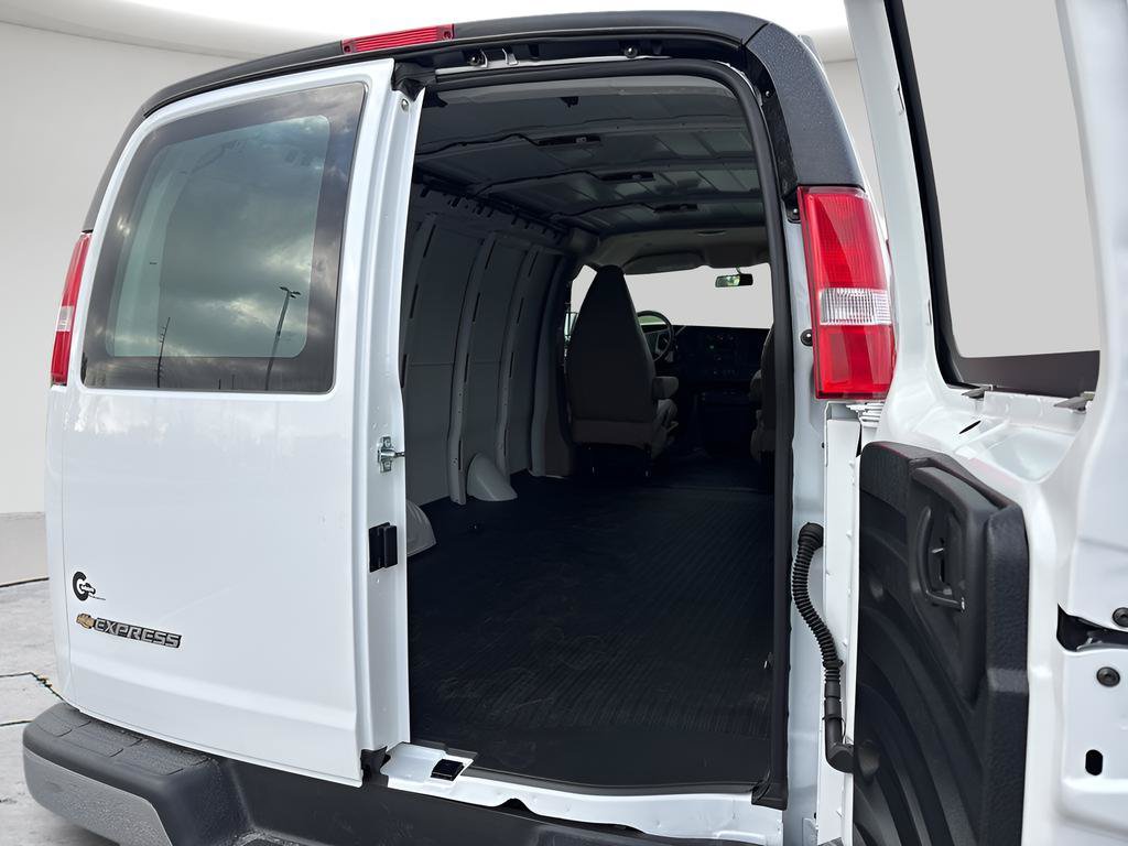 New 2025 Chevrolet Express 2500 w/ Driver Convenience Package RWD image 30