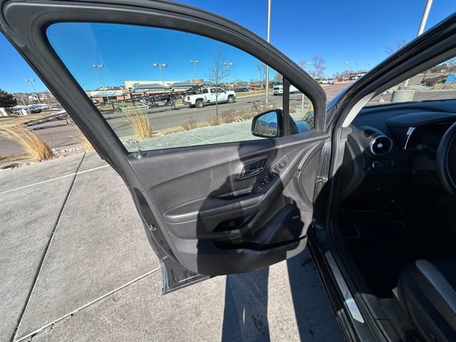 Used 2016 Chevrolet Trax LTZ w/ Midnight Edition image 11