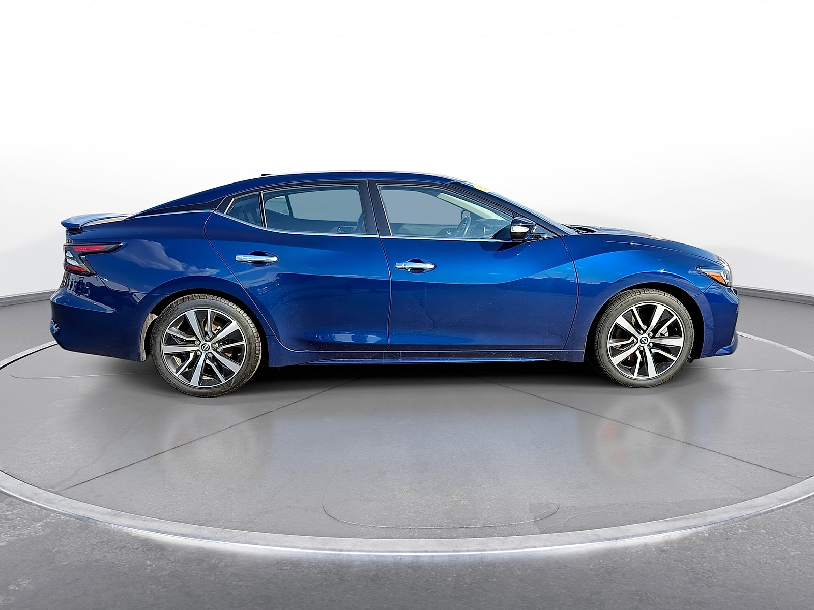 Used 2023 Nissan Maxima SV w/ Floor Mat Group FWD image 8