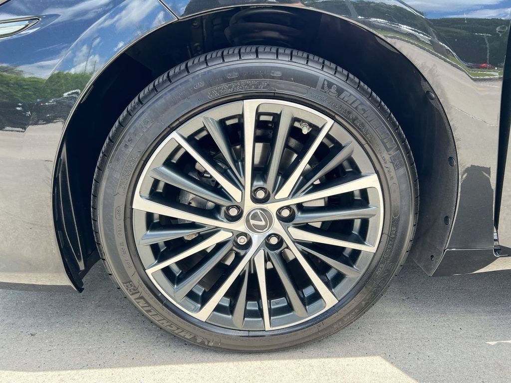 Certified 2025 Lexus ES 350 w/ Premium Package FWD image 9