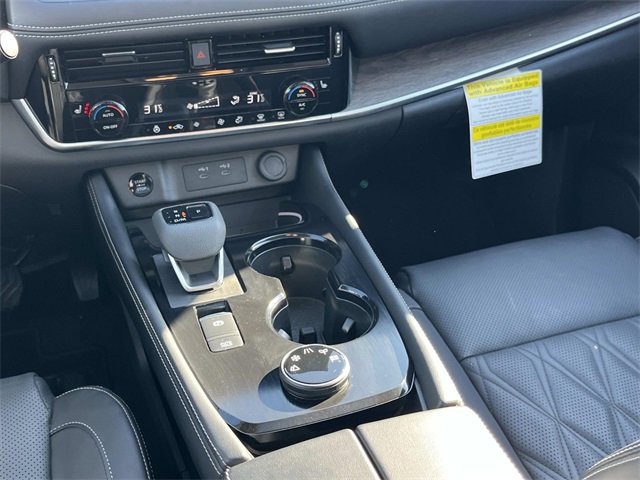 Used 2024 Nissan Rogue Platinum image 18