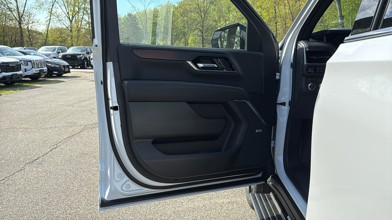 New 2026 GMC Yukon XL Denali AWD/4WD image 6