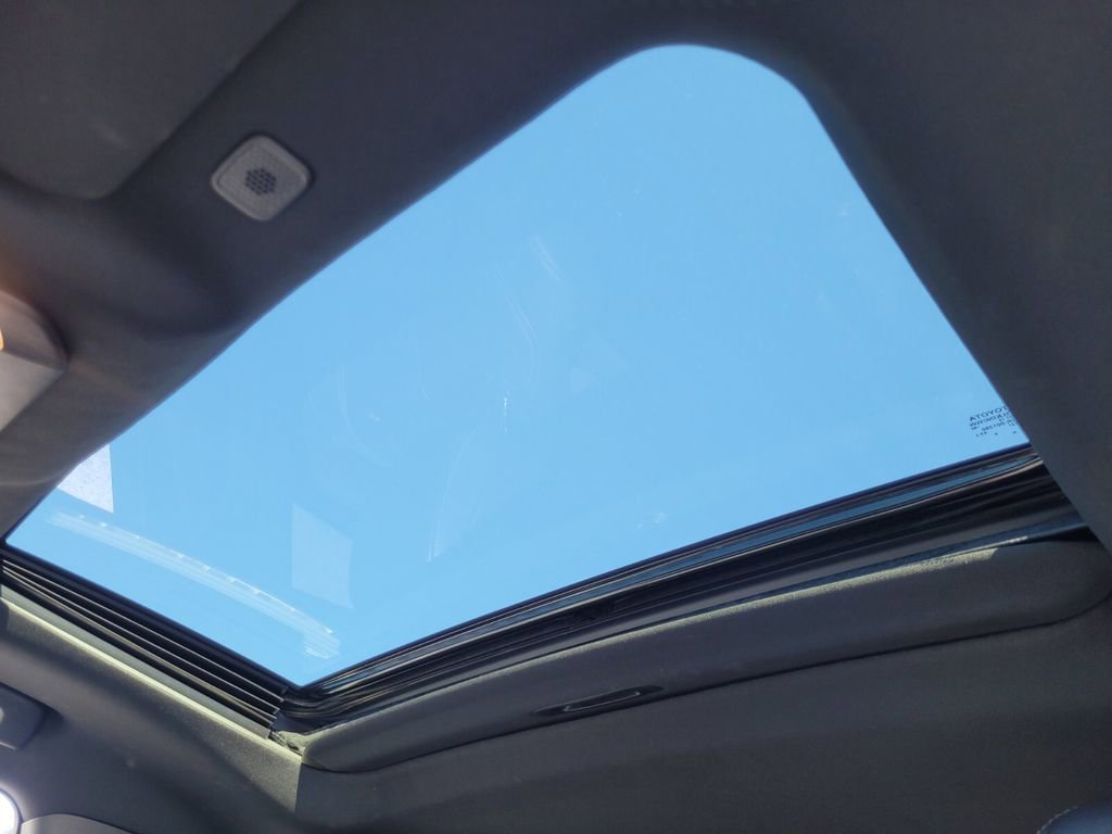 Certified 2025 Toyota Highlander XSE AWD/4WD image 18