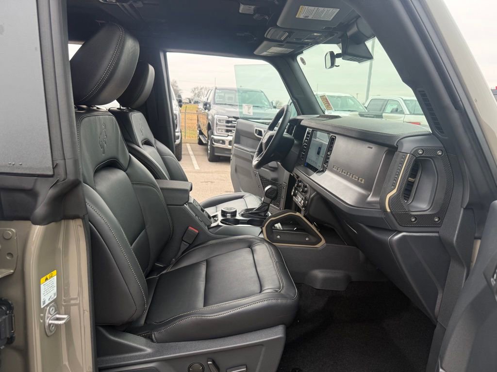 New 2025 Ford Bronco Badlands image 13