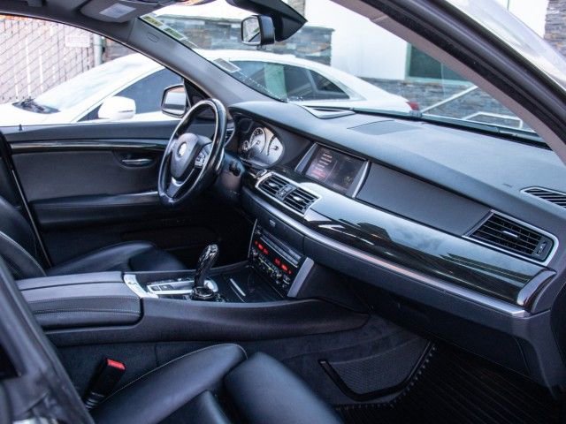 Used 2017 BMW 550i Gran Turismo xDrive image 18