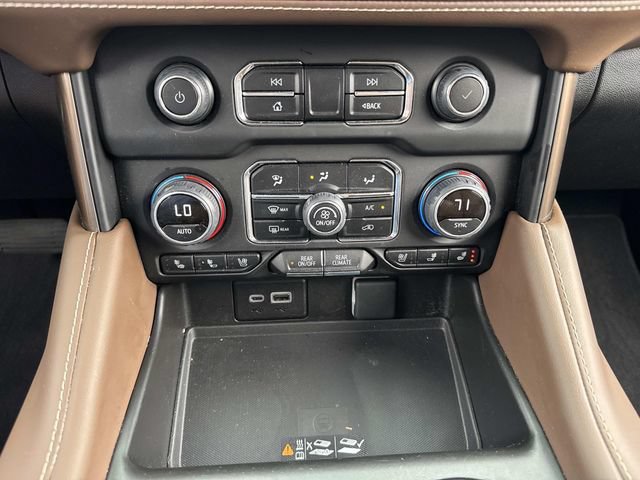 Used 2023 Chevrolet Suburban High Country AWD/4WD image 27