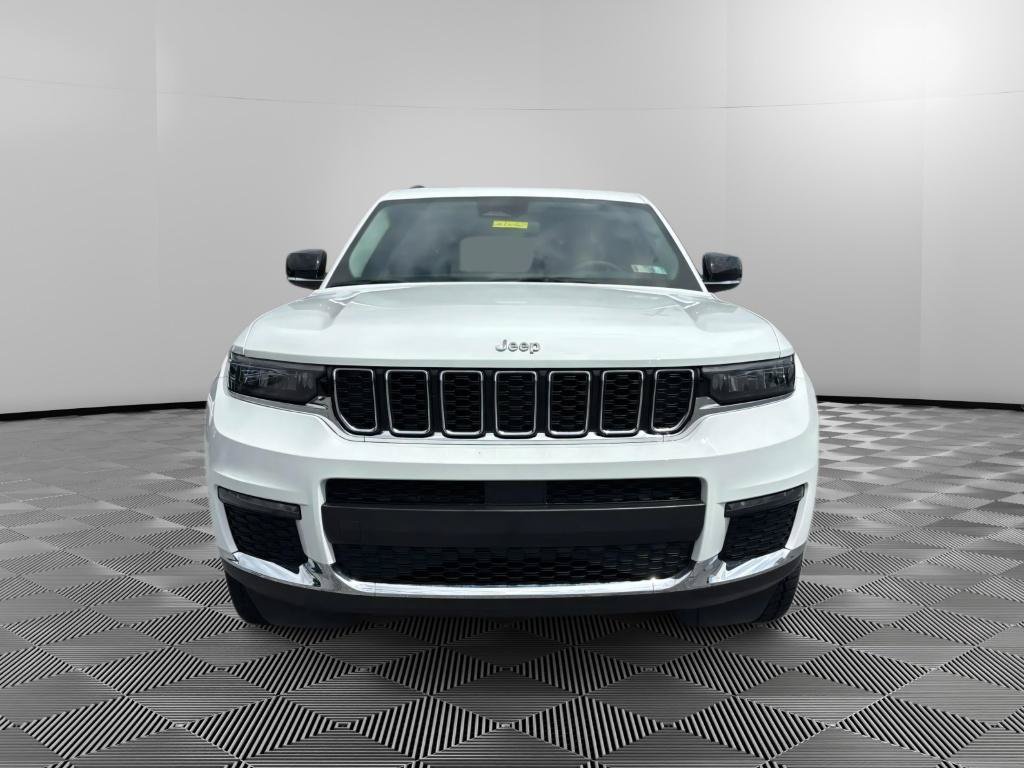 Used 2023 Jeep Grand Cherokee L Limited AWD/4WD image 7
