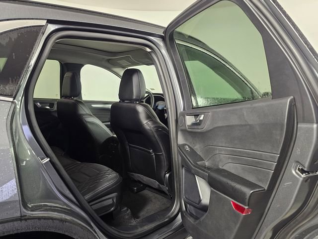 Used 2024 Ford Escape SE w/ PHEV Premium Package image 14